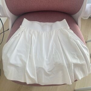 Aritzia skirt TnAction